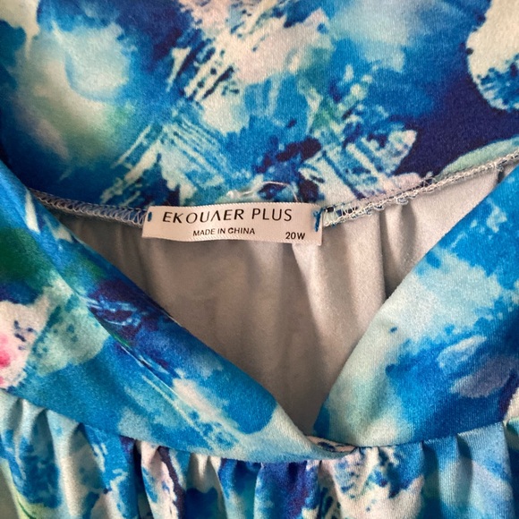 Floral Blue Nightgown - Picture 3 of 5